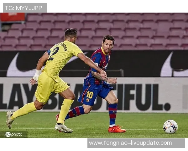 英超激战巴萨逆转里昂点球争议引发全场热议